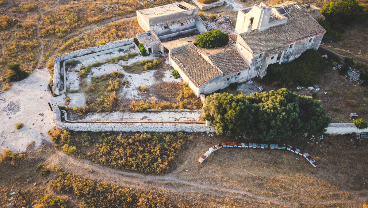 rustico masseria con terreno in vendita vista mare plemmirio siracusa sicilia