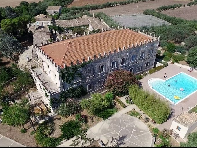 Casale con piscina in vendita a Modica Ragusa Sicilia