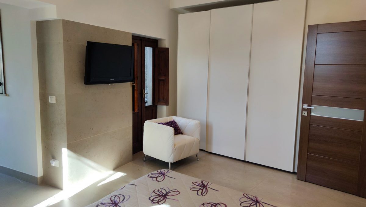 appartamento ristrutturato con terrazzo privato in vendita in ortigia siracusa sicilia