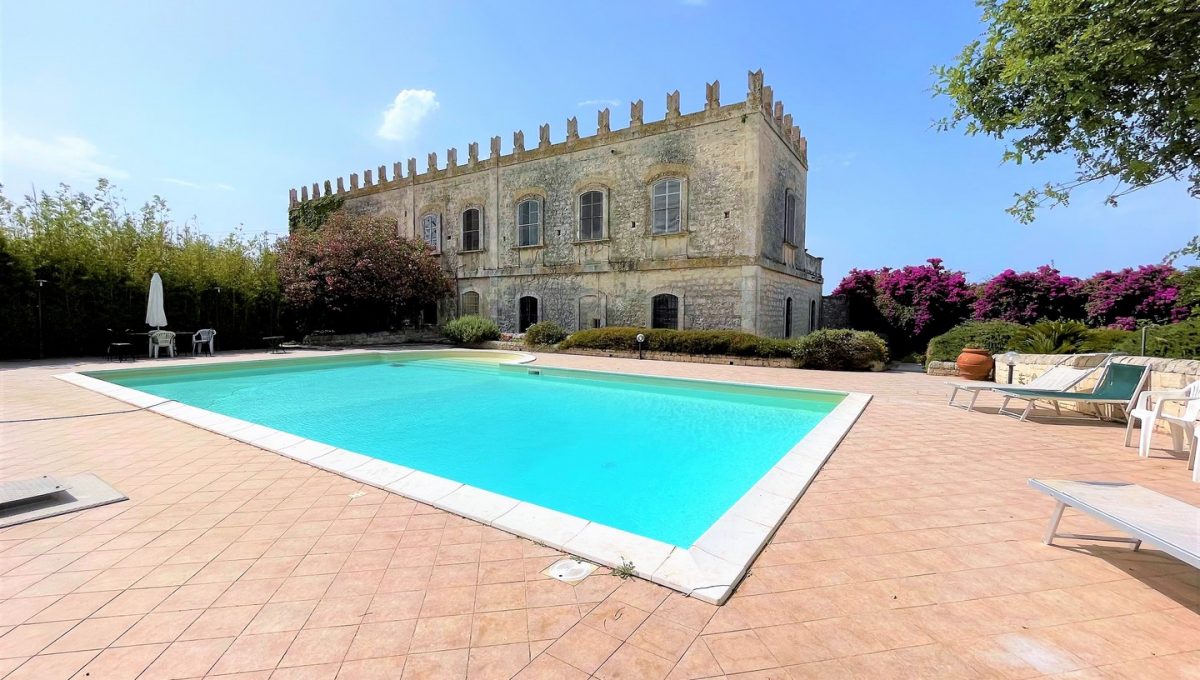 casale con piscina e terreno in vendita a modica ragusa sicilia