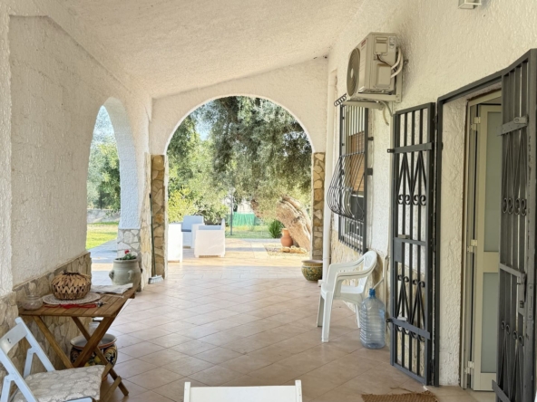 villa ristrutturata indipendente con giardino vendita siracusa cassibile fontane bianche