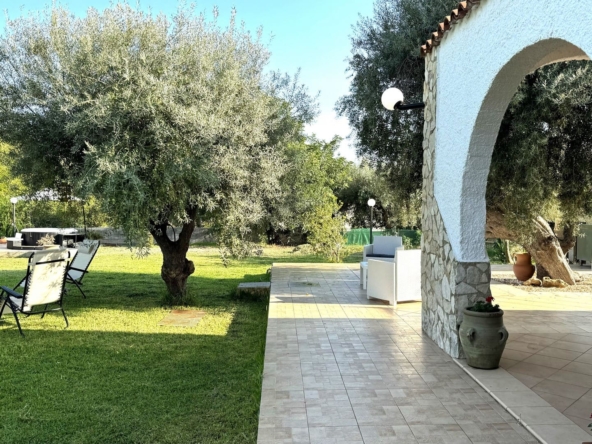 villa ristrutturata indipendente con giardino vendita siracusa cassibile fontane bianche