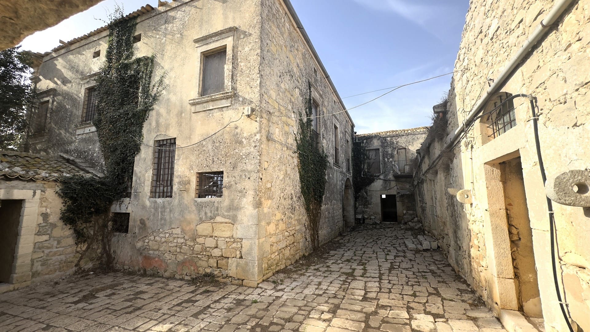 masseria con terreno in vendita a ragusa sicilia